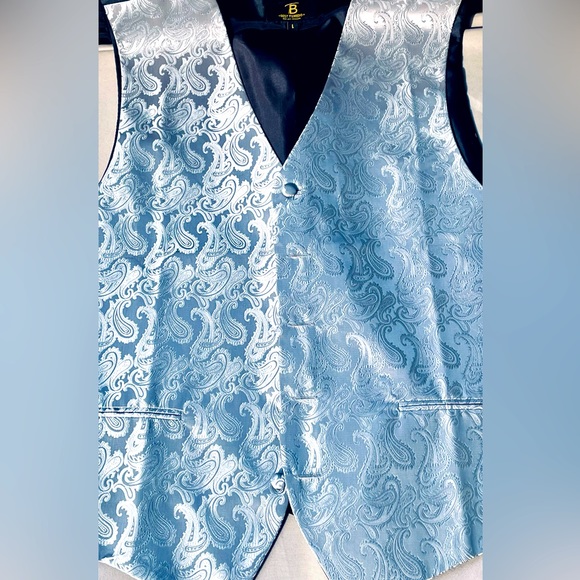 Tampa Bay Best Tuxedo Vest🎩🎉 - Picture 1 of 6